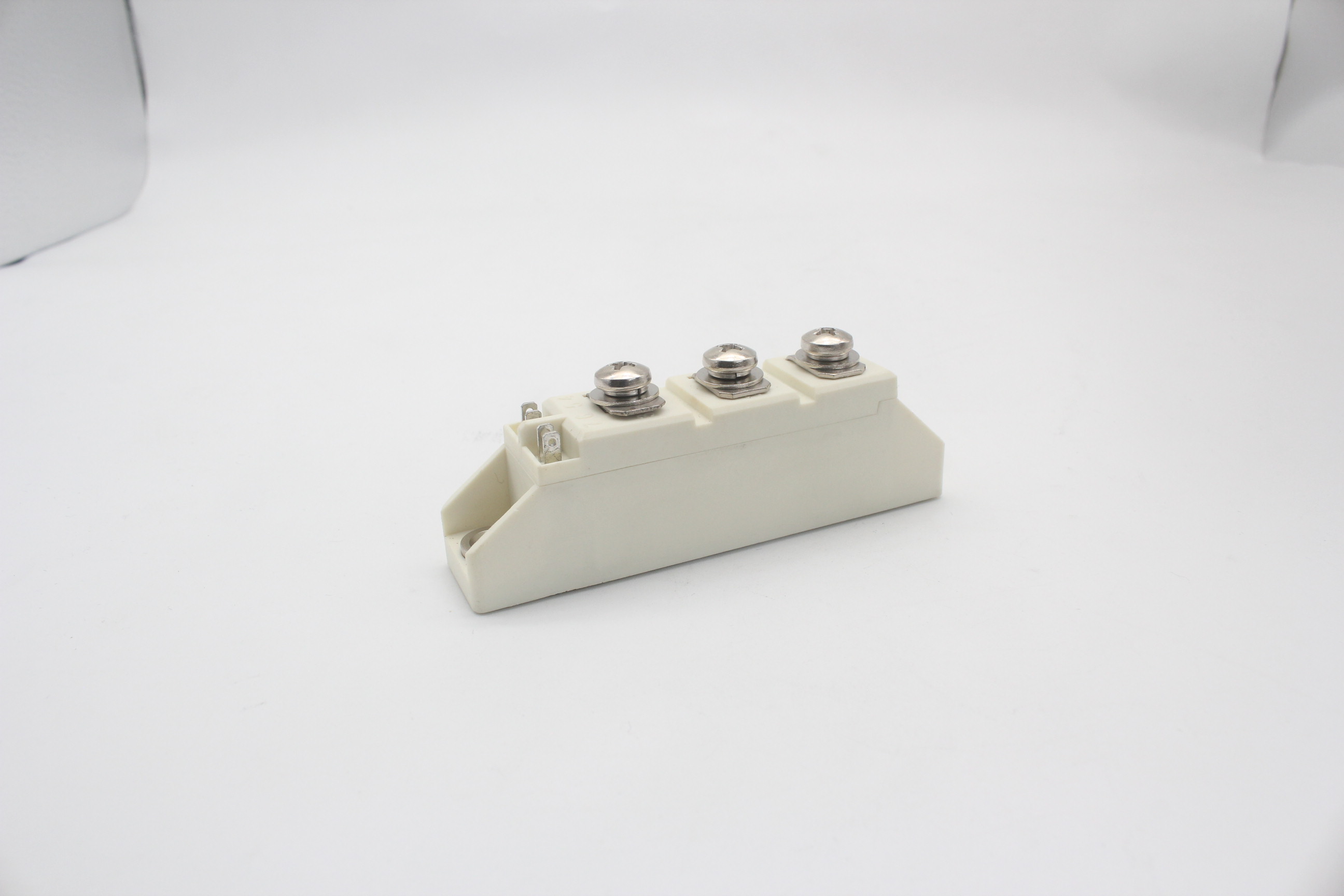 High-Performance Thyristor Module SKKT106/16E